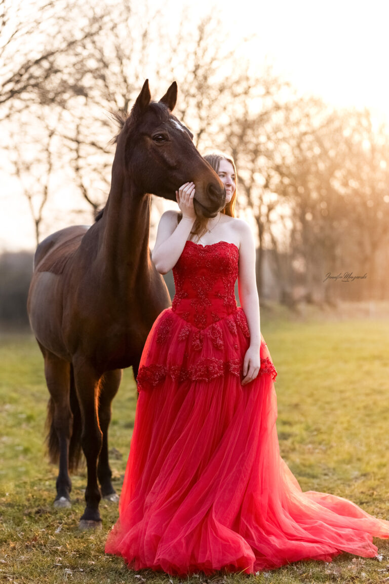 2025-03-24-Joyce-Kleid-(42)-Web